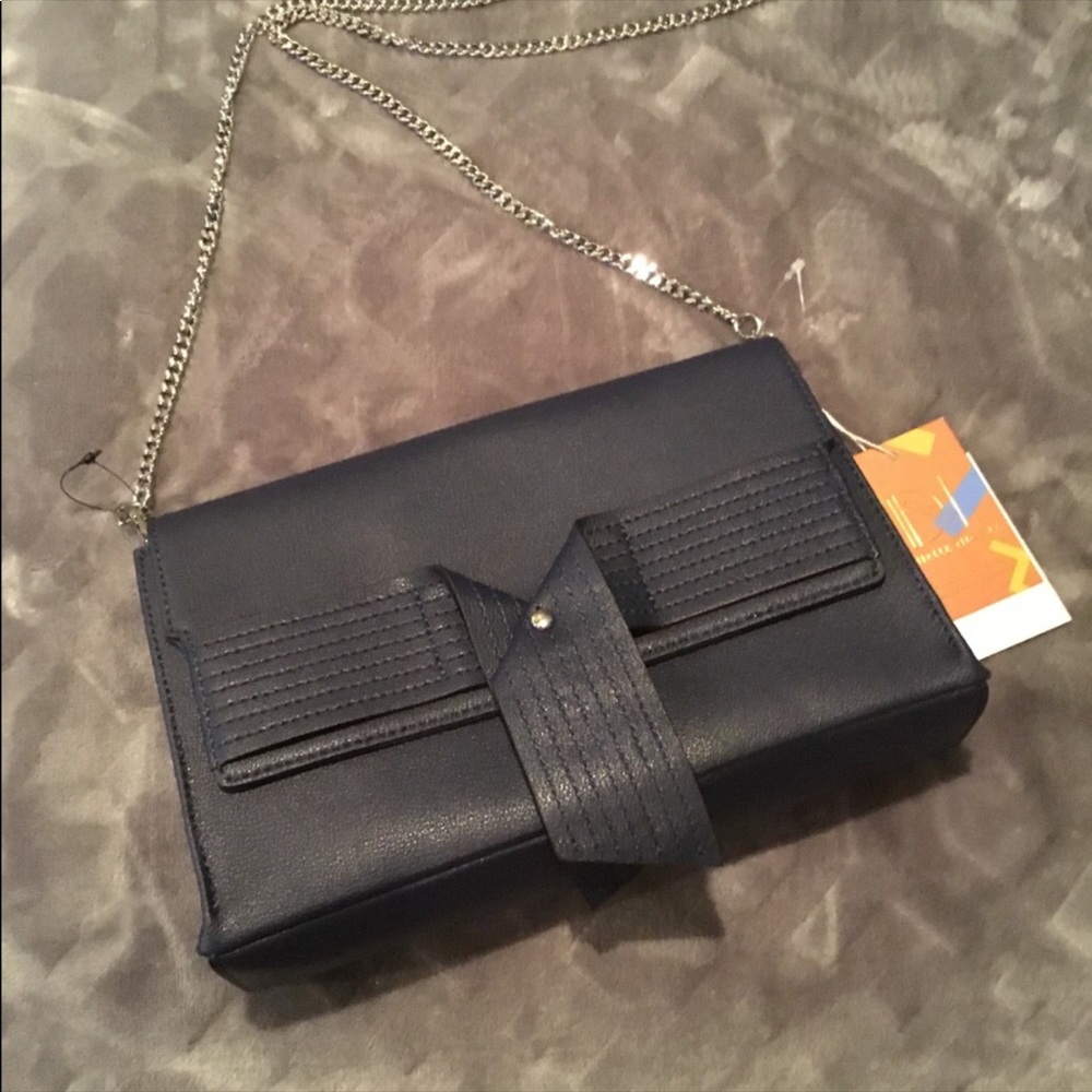 Navy Handbag Silver Chain - Picture 6 of 6